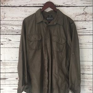 Men’s casual long sleeve button down
